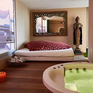 https://vistamare-suite.emilia-romagnahotels.net