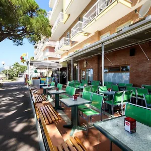 https://albergo-anita-san-bartolomeo-al-mare.hotelitalianriviera.com